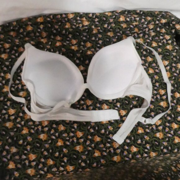 VASSARETTE | B36/80 | Elegant Whitish Grey Bra | Adjustable Straps - Picture 2 of 11